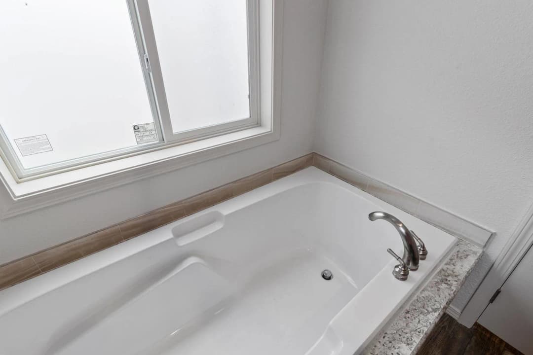 Dreamworks dw4603f bathroom home features