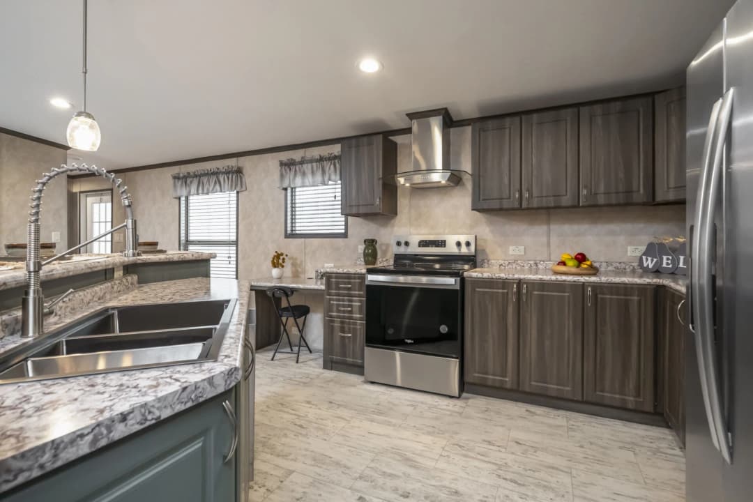 Classic c-3256-42b kitchen home features