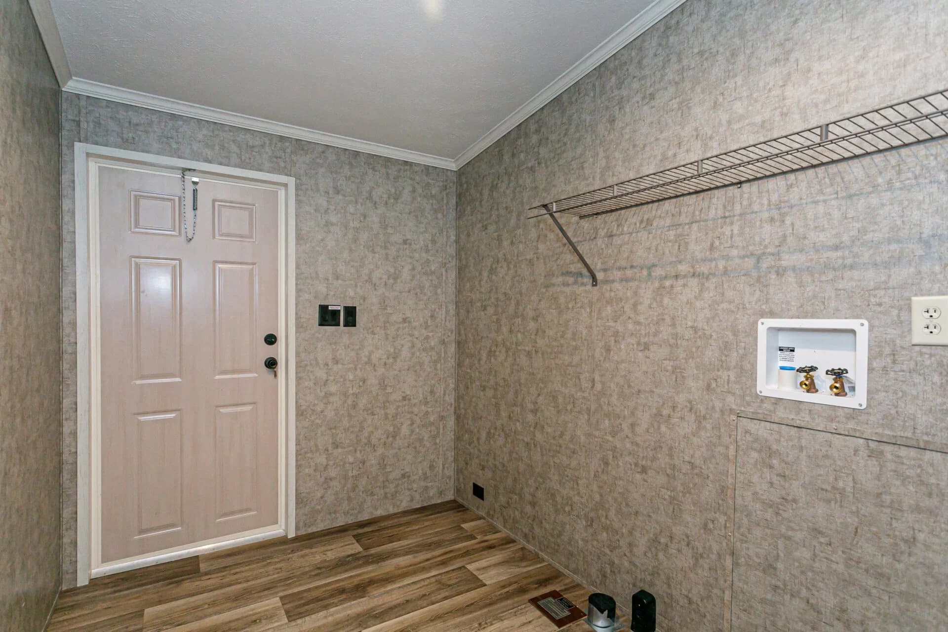 Classic c-3264-32bp interior home features