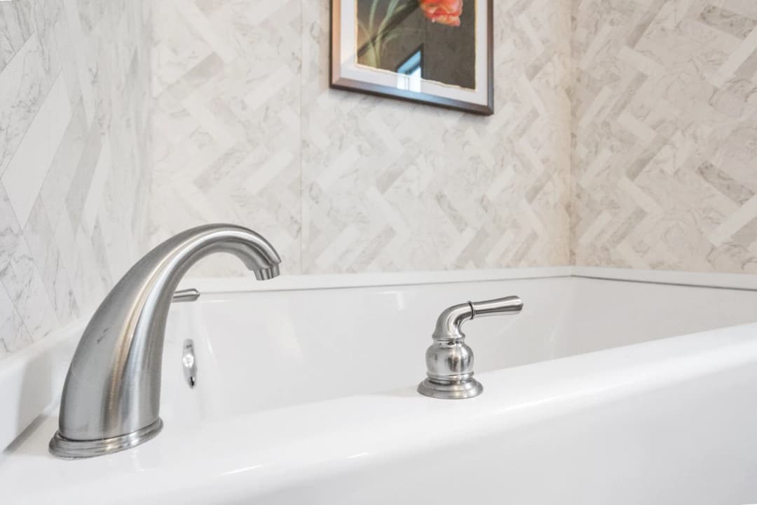 Classic c-3252-32d bathroom home features