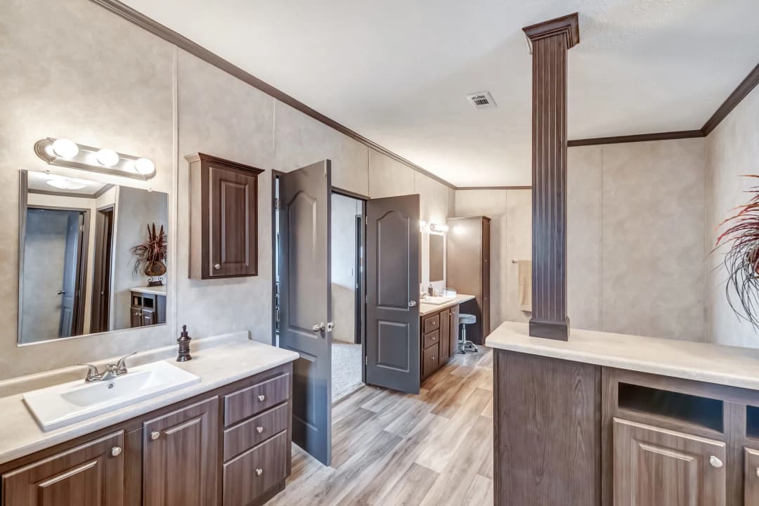 Classic c-3280-42.5b bathroom home features