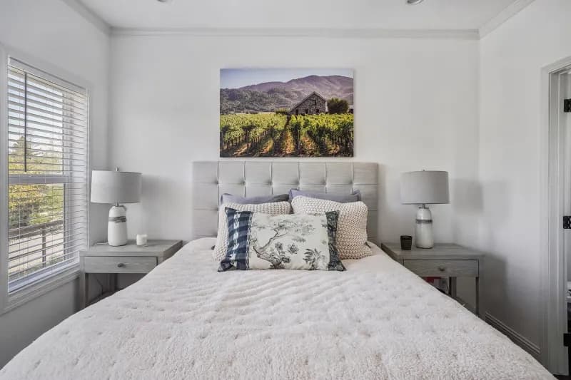 Starbird bedroom home features