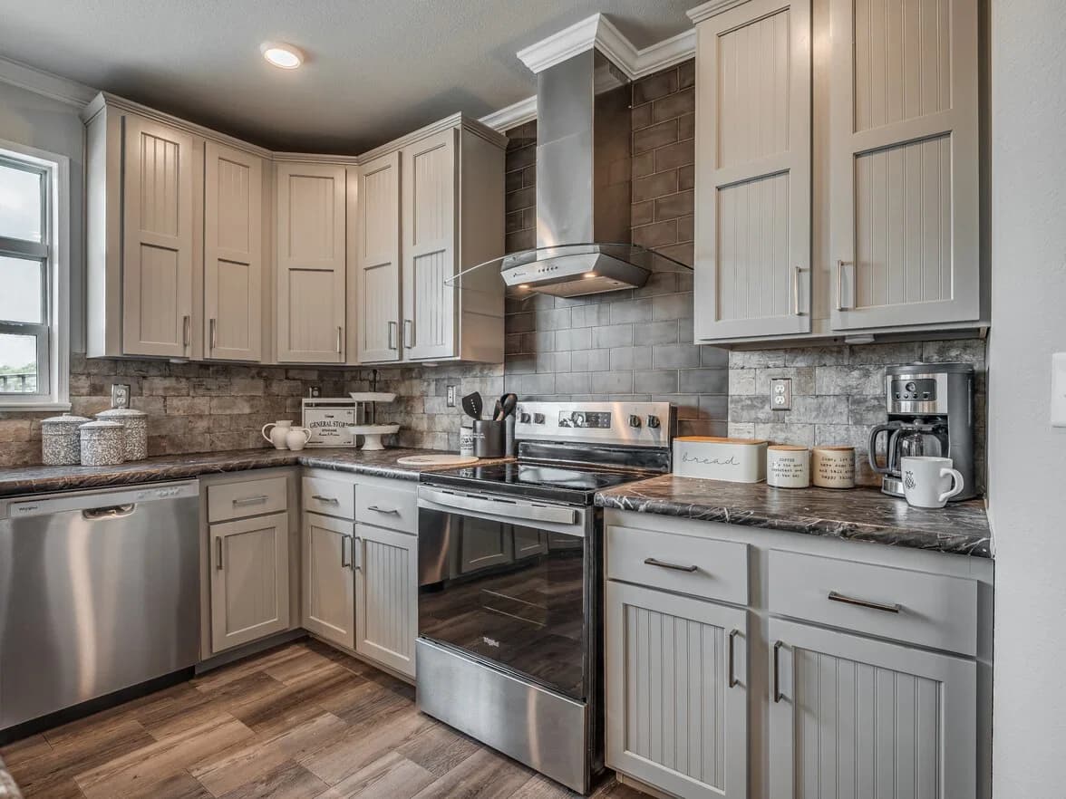 Vintage farmhouse flex 47643a kitchen home features