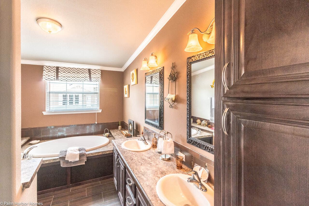 Hacienda flex 57604a bathroom home features