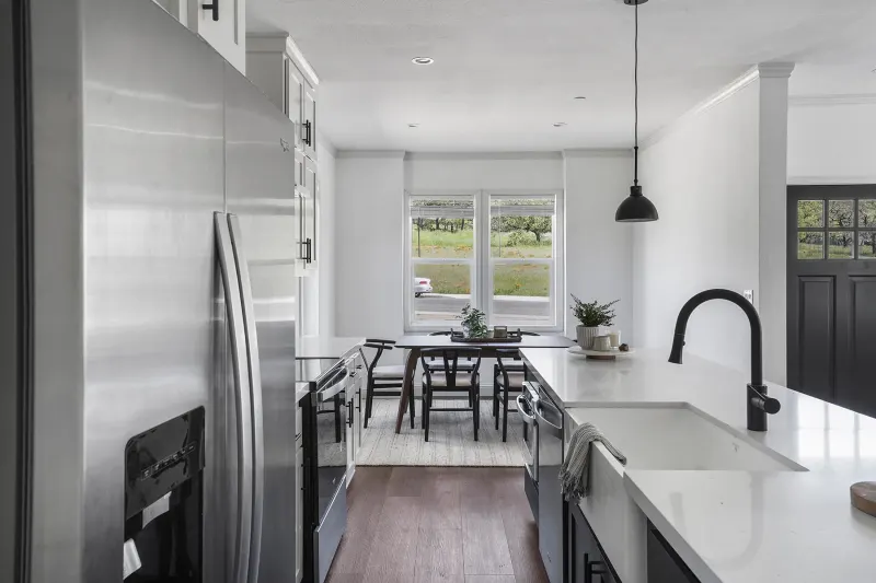 Starbird kitchen home features