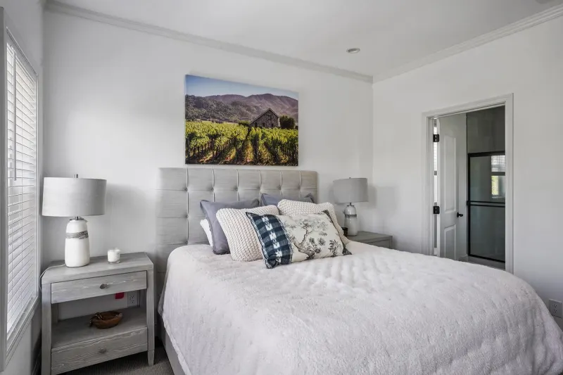 Starbird bedroom home features