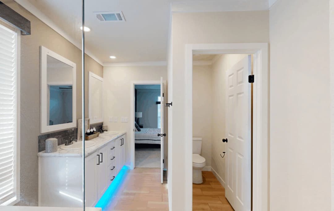 Cimarron 32563a bathroom home features