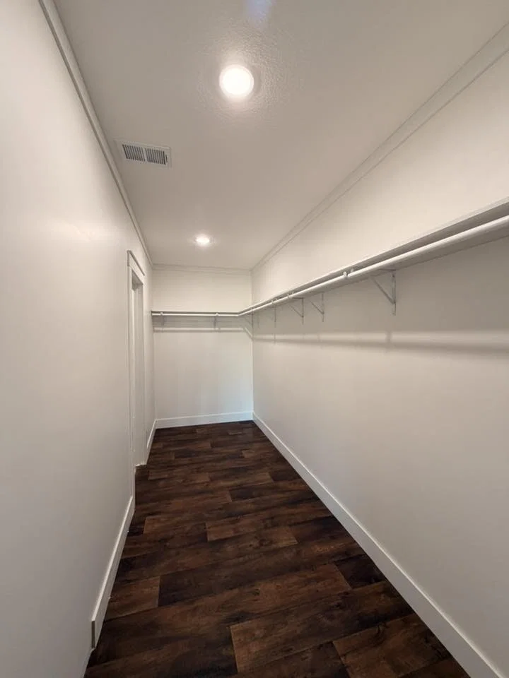 The king david 64 interior home features