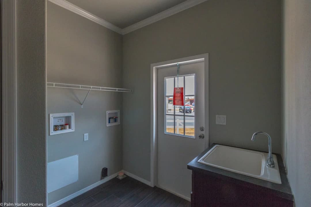 Hacienda flex 57604a interior home features