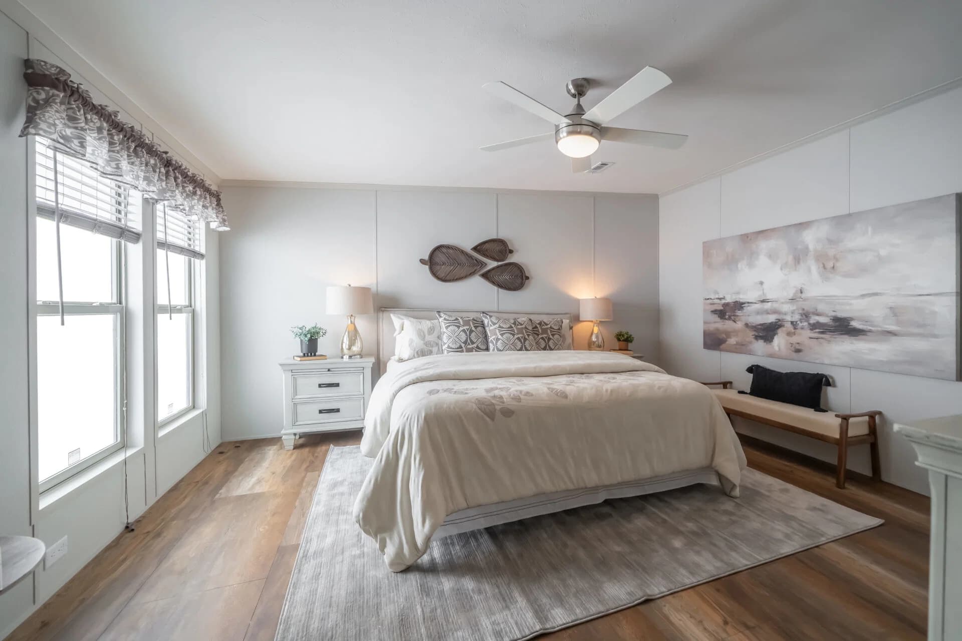Heritage h-3256-32d bedroom home features