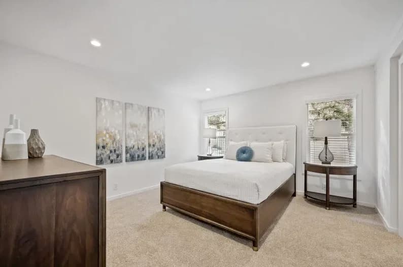 Gs 9904 a bedroom home features