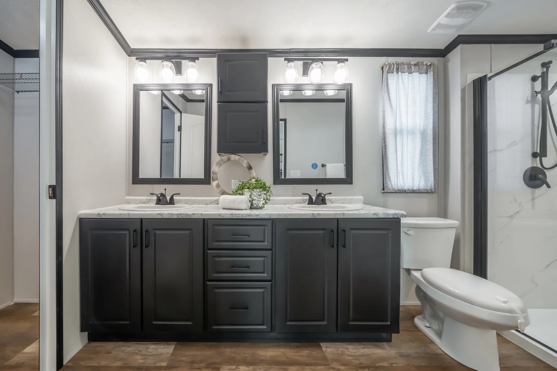Heritage h-1868-32a bathroom home features
