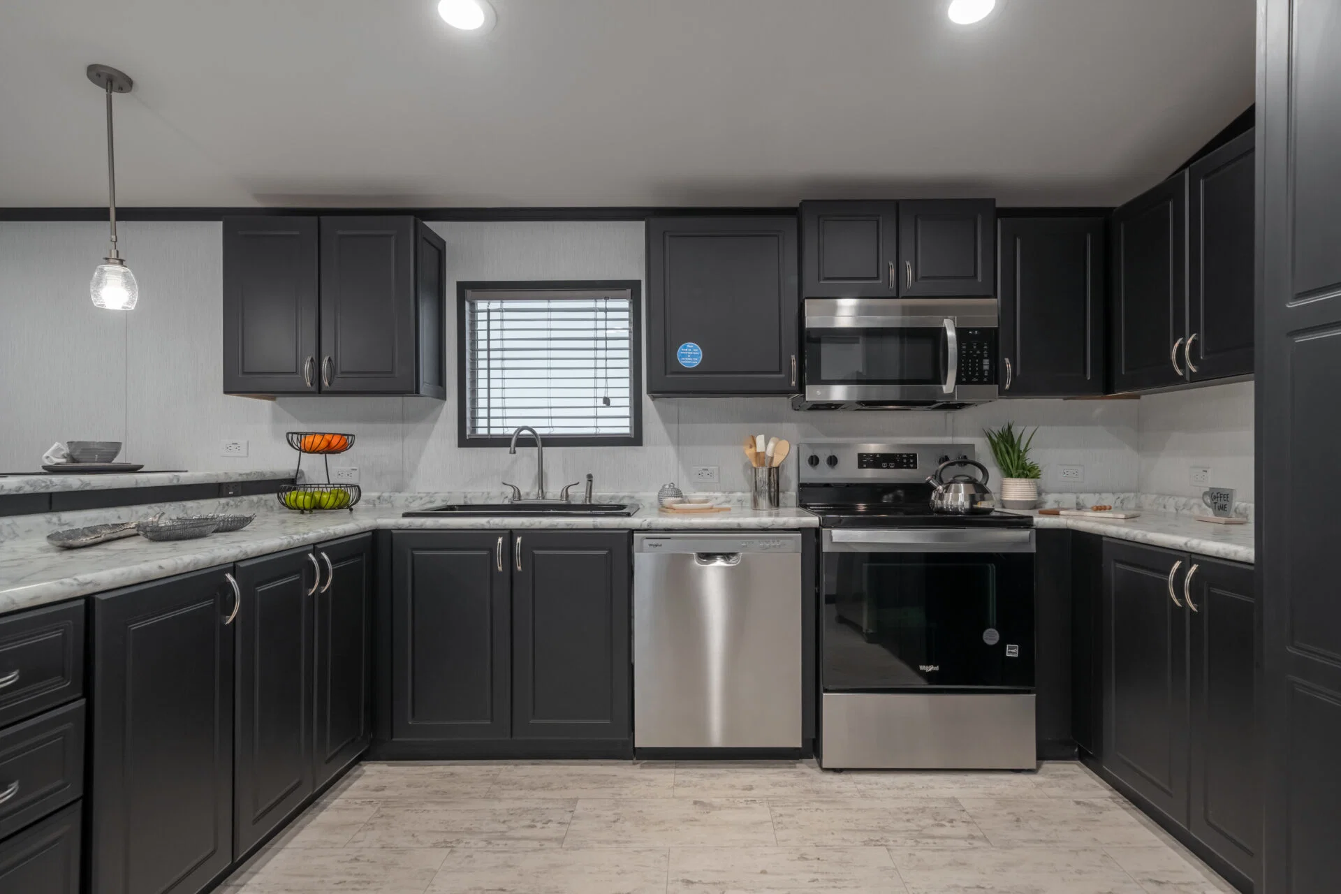 Classic c-1680-32m kitchen home features
