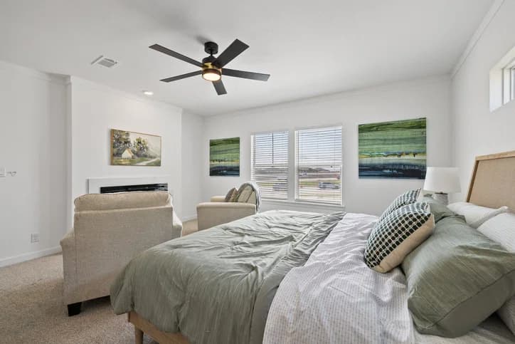 Luxe haven 32724a bedroom home features