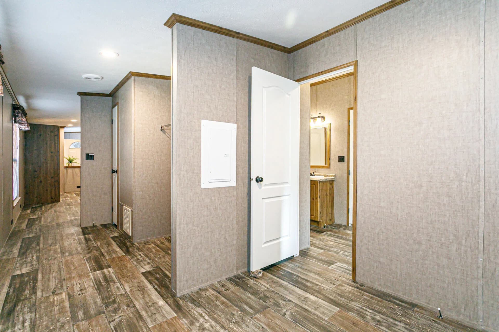 Classic c-3264-32c interior home features