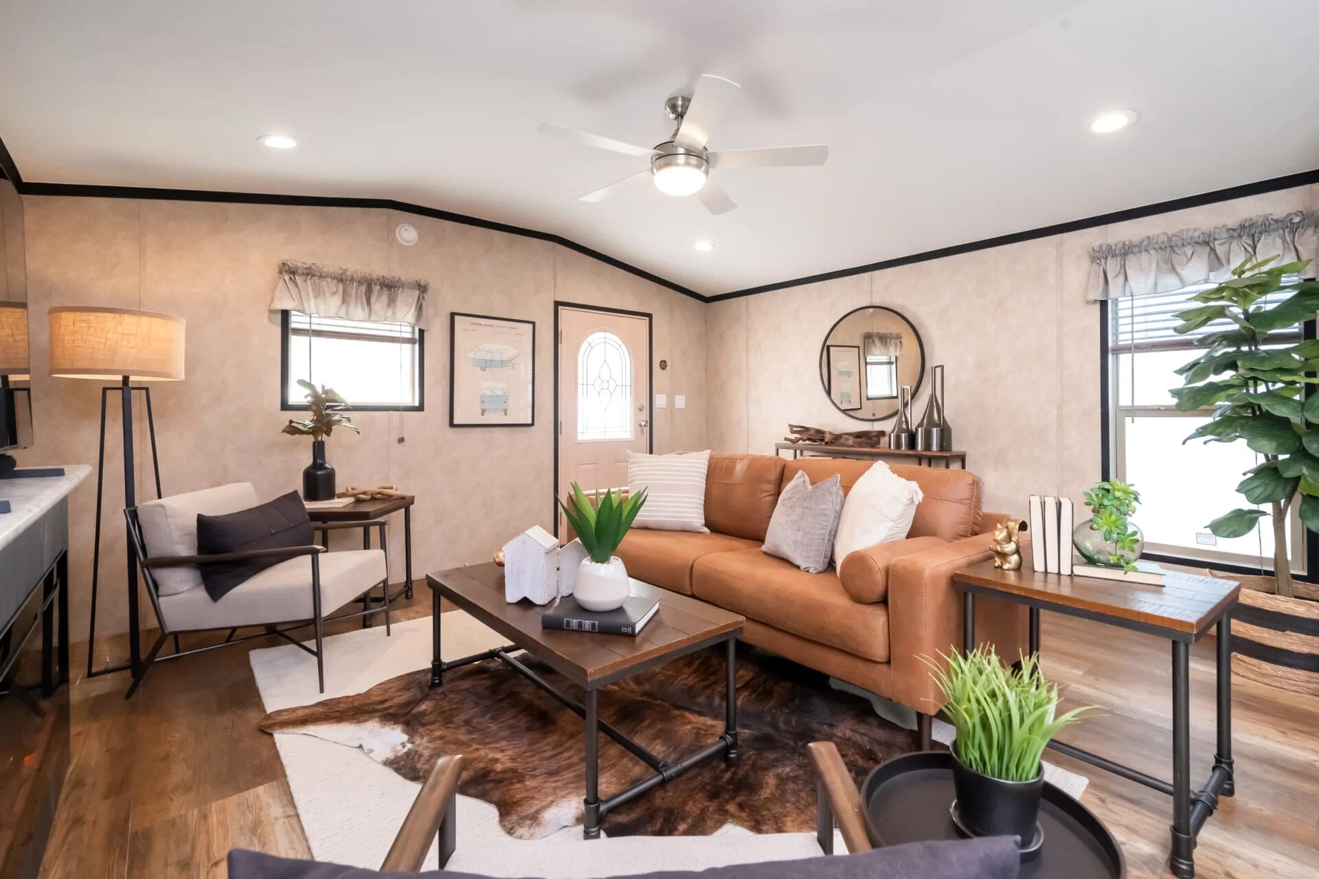 Classic c-1680-32flp interior home features