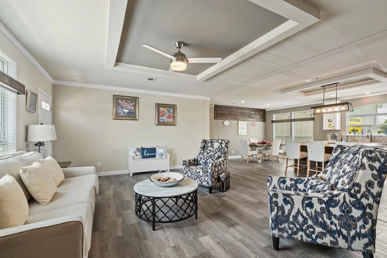 El rancho 32764a interior home features