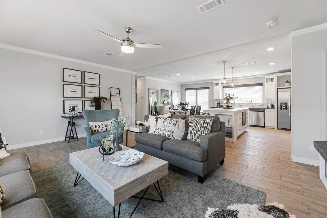 Urban value 32563a interior home features