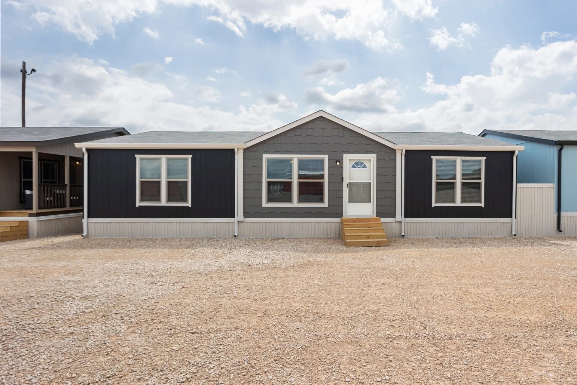 Classic c-3252-32d exterior and elevation home features