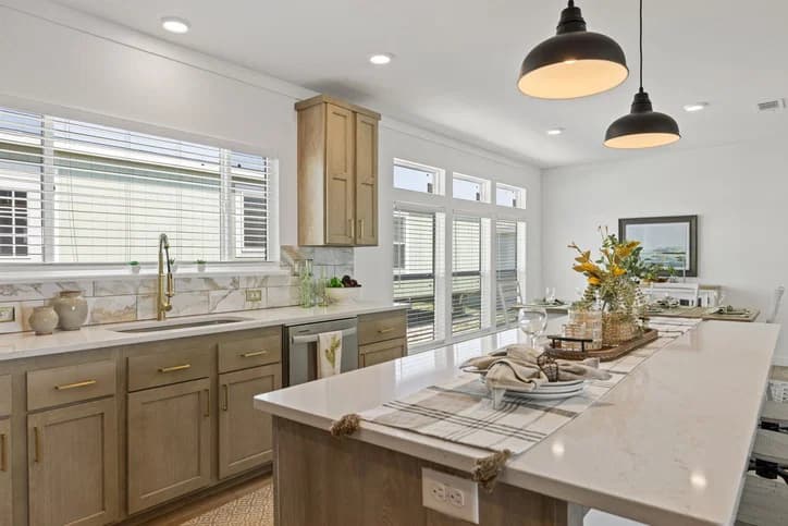 Luxe haven 32724a kitchen home features