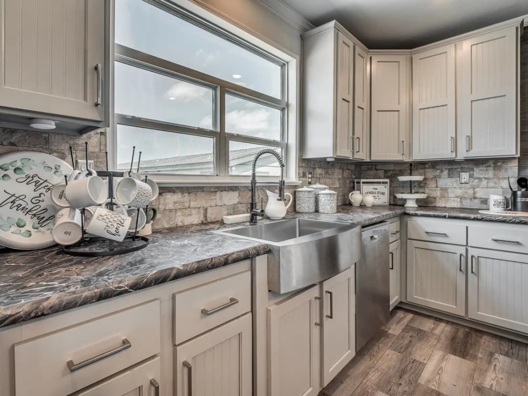 Vintage farmhouse flex 47643a kitchen home features