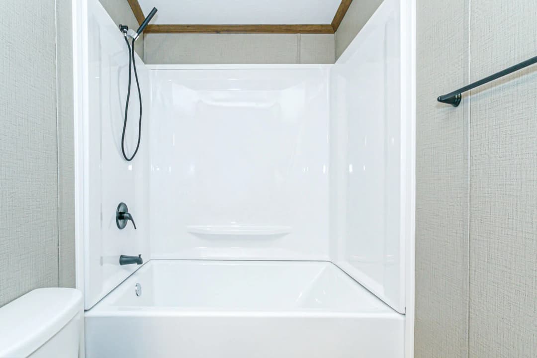 Doublewide h-3672-43a bathroom home features