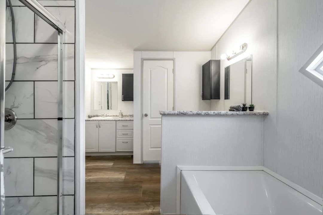 Heritage h-1880-32e bathroom home features