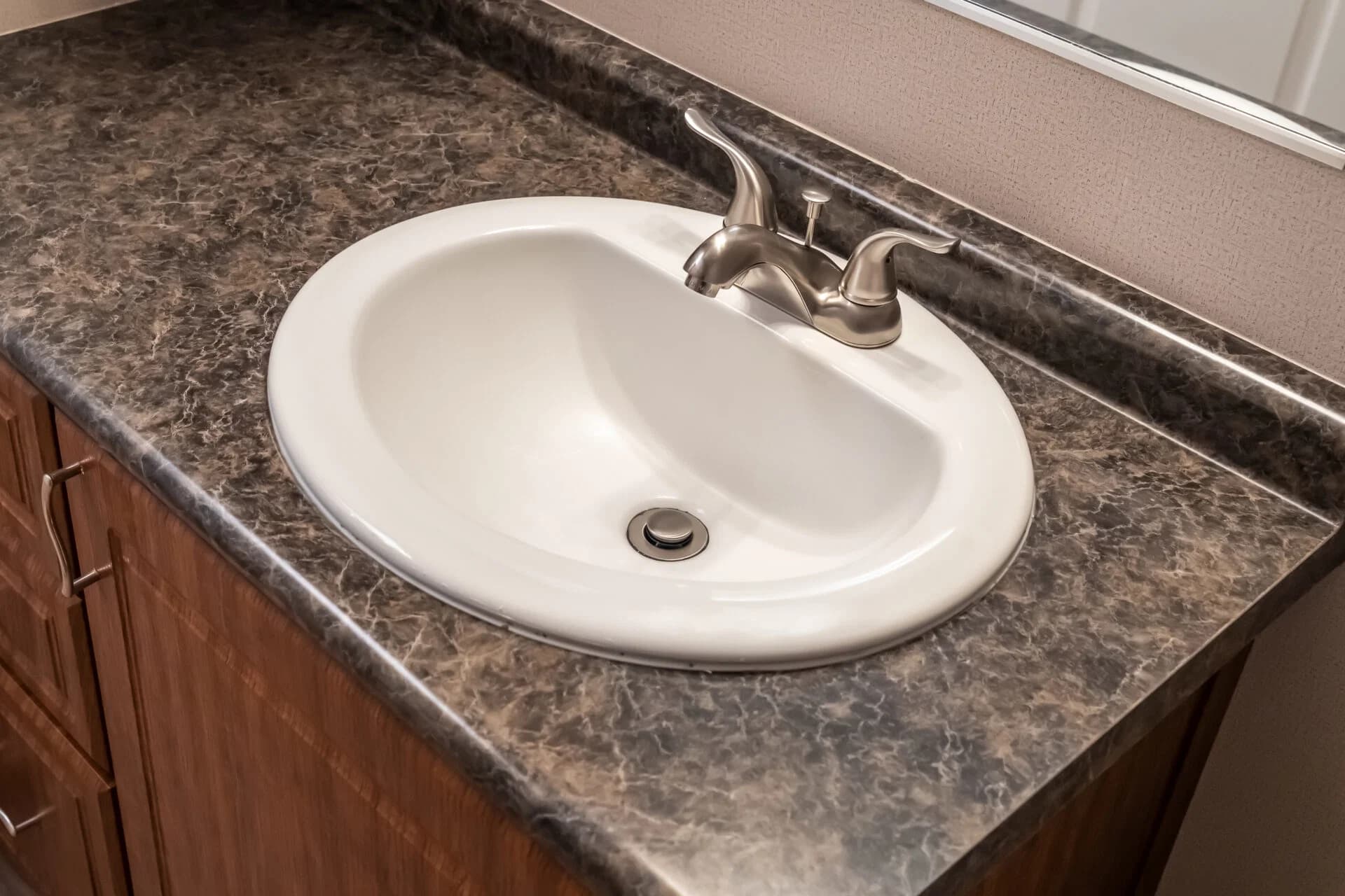 Heritage h-1664-32c bathroom home features