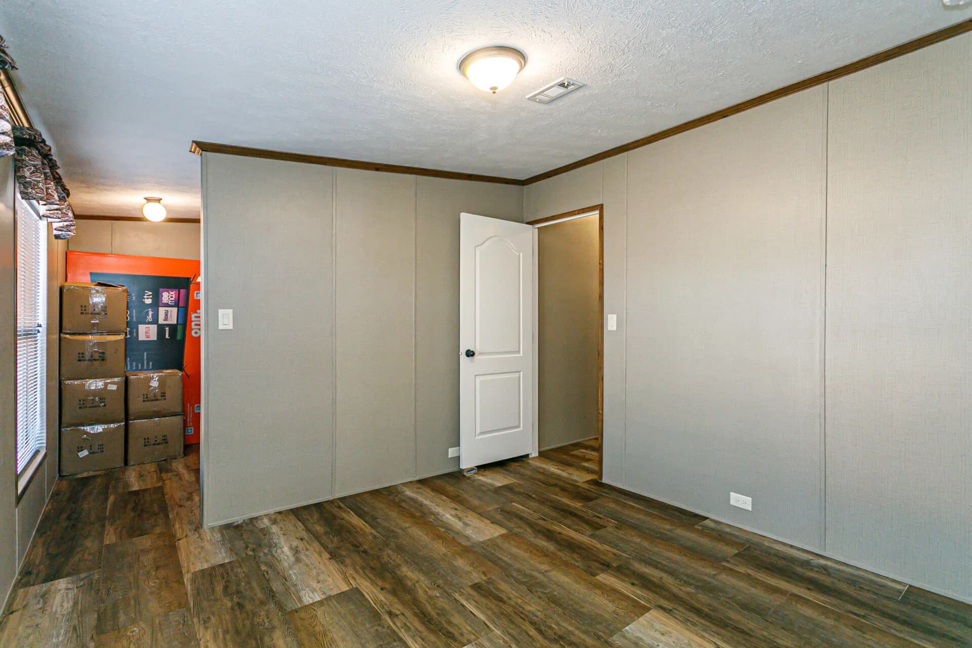 Doublewide h-3672-43a bedroom home features