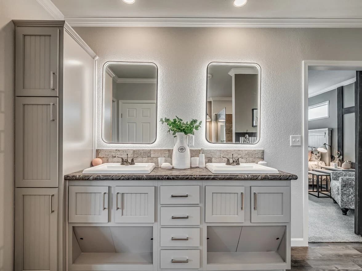 Vintage farmhouse flex 47643a bathroom home features