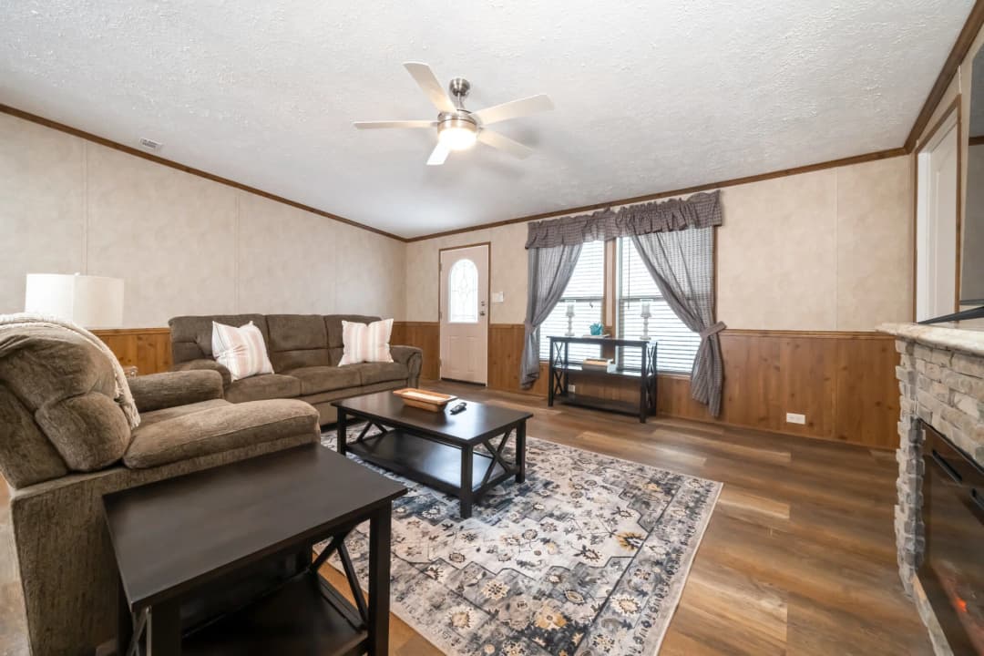Classic c-3248-32b interior home features