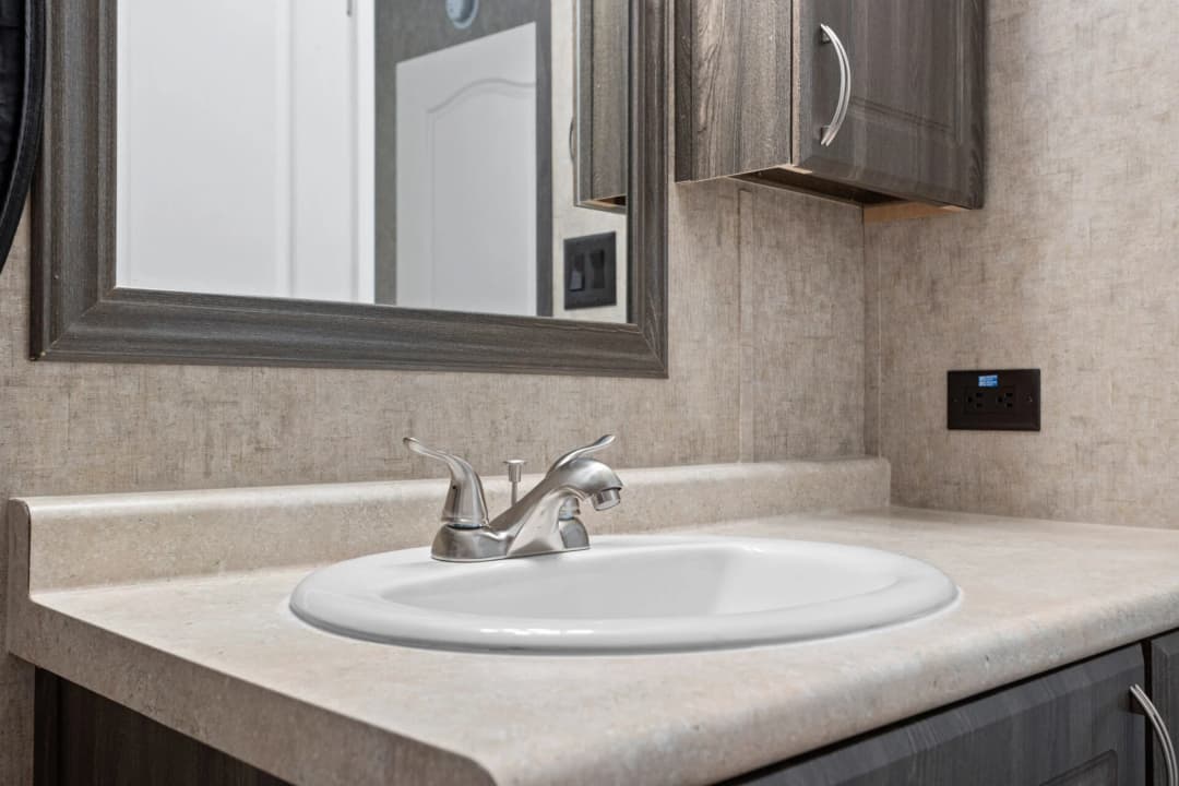 Classic c-1680-32d bathroom home features