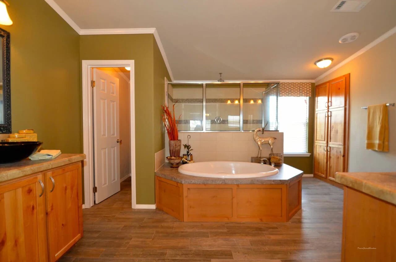 Hacienda ii 41664a bathroom home features