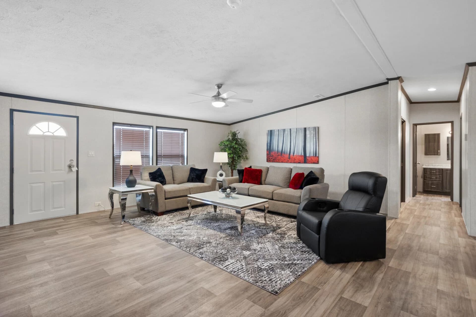 Classic c-3252-32d interior home features