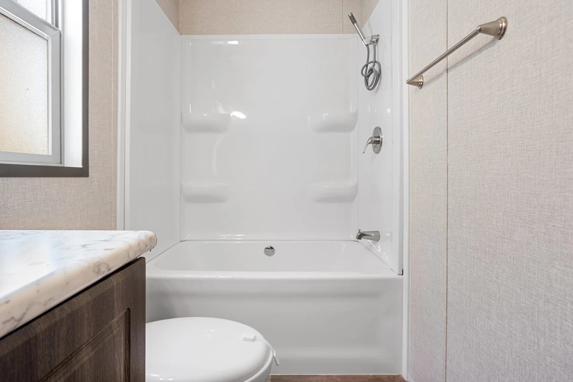 Classic c-3252-32d bathroom home features