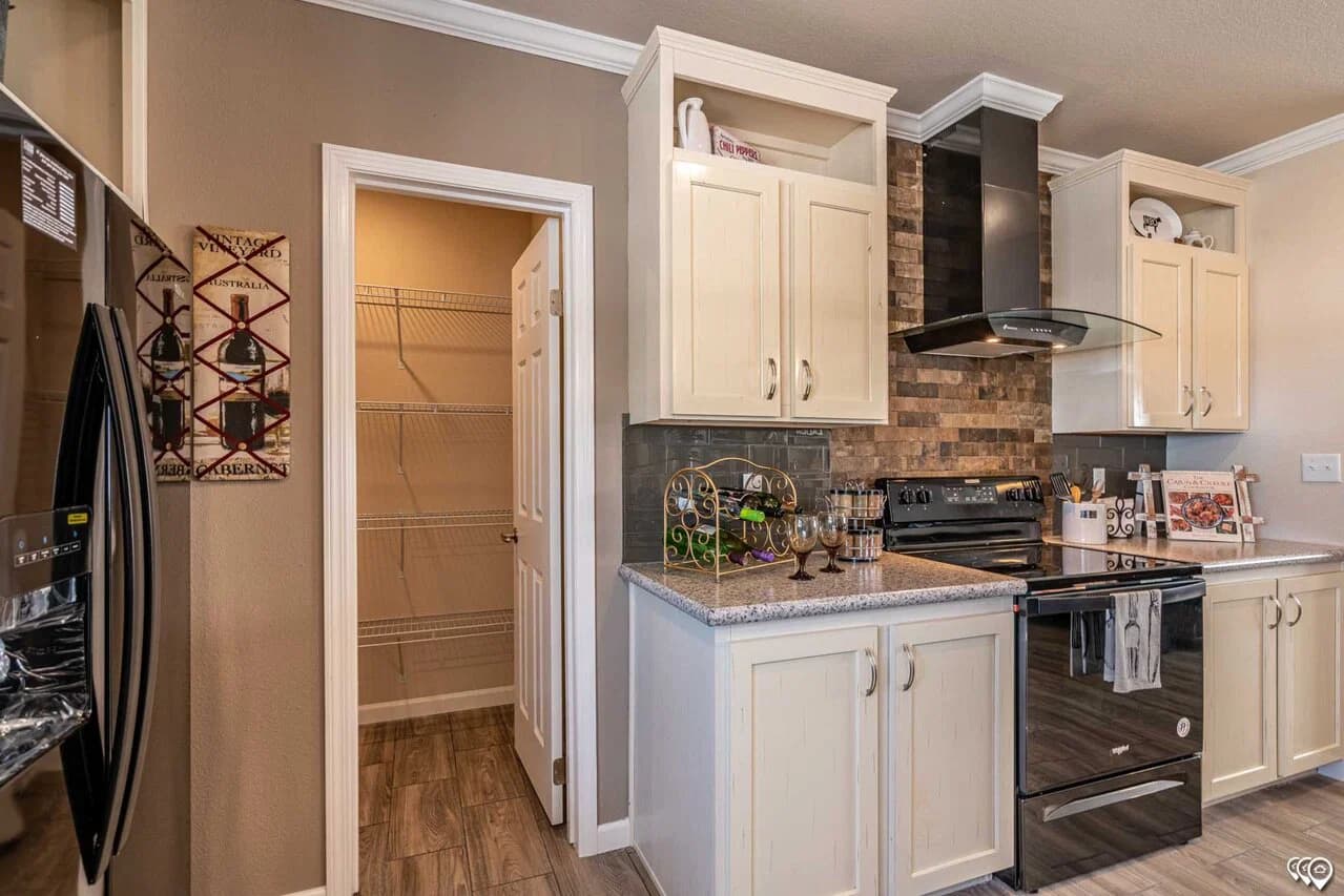 Urban homestead 28563c kitchen home features