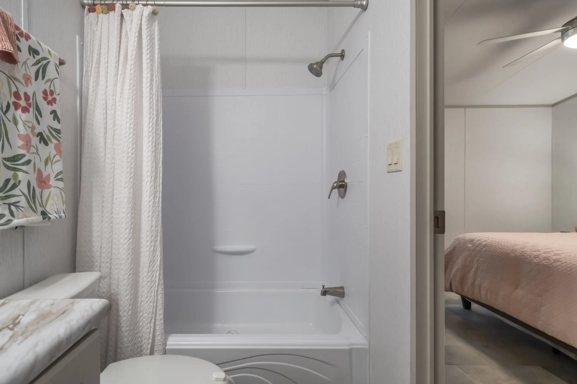 Select s-1664-32c bathroom home features