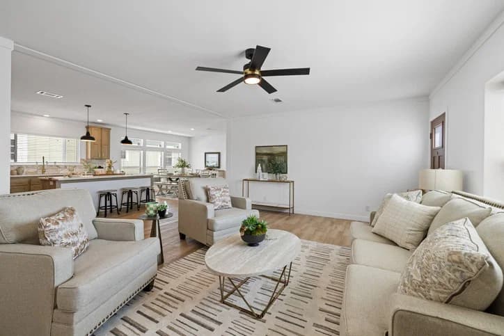 Luxe haven 32724a interior home features