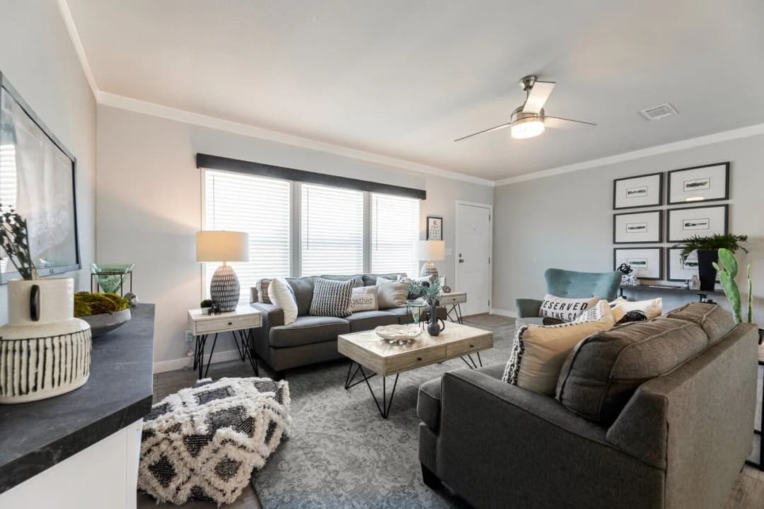 Urban value 32563a interior home features