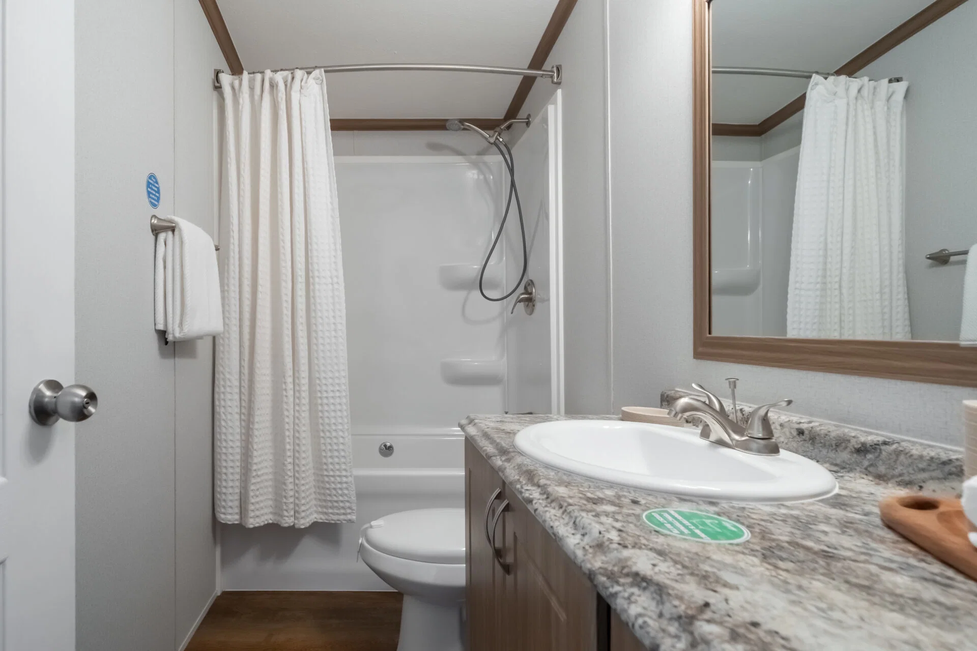 Heritage h-3264-32ap bathroom home features