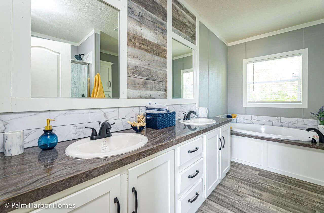 Fantasy island 28543f bathroom home features