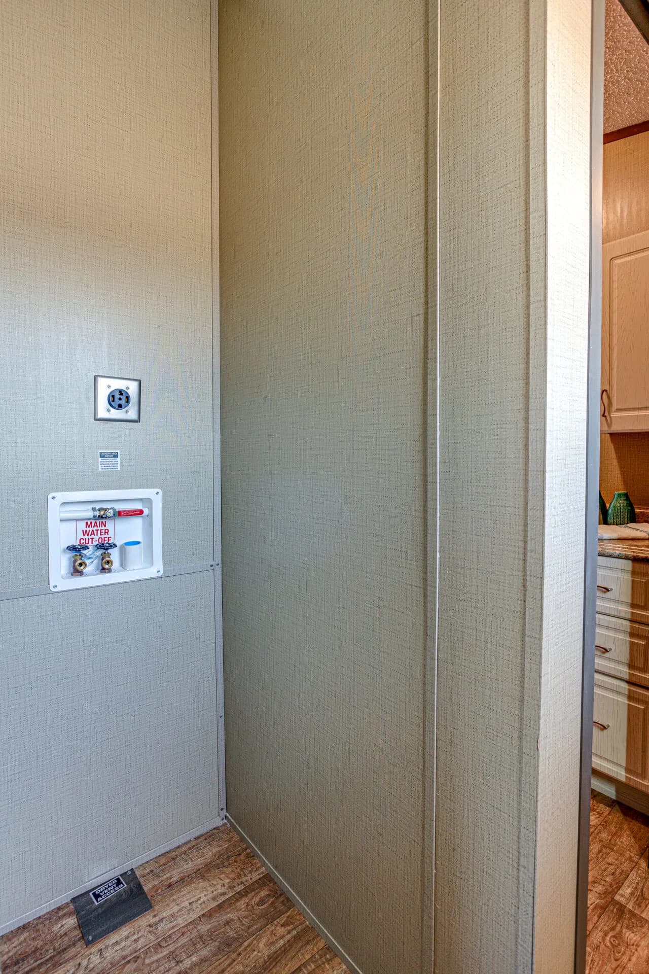 Select s-1256-21a interior home features