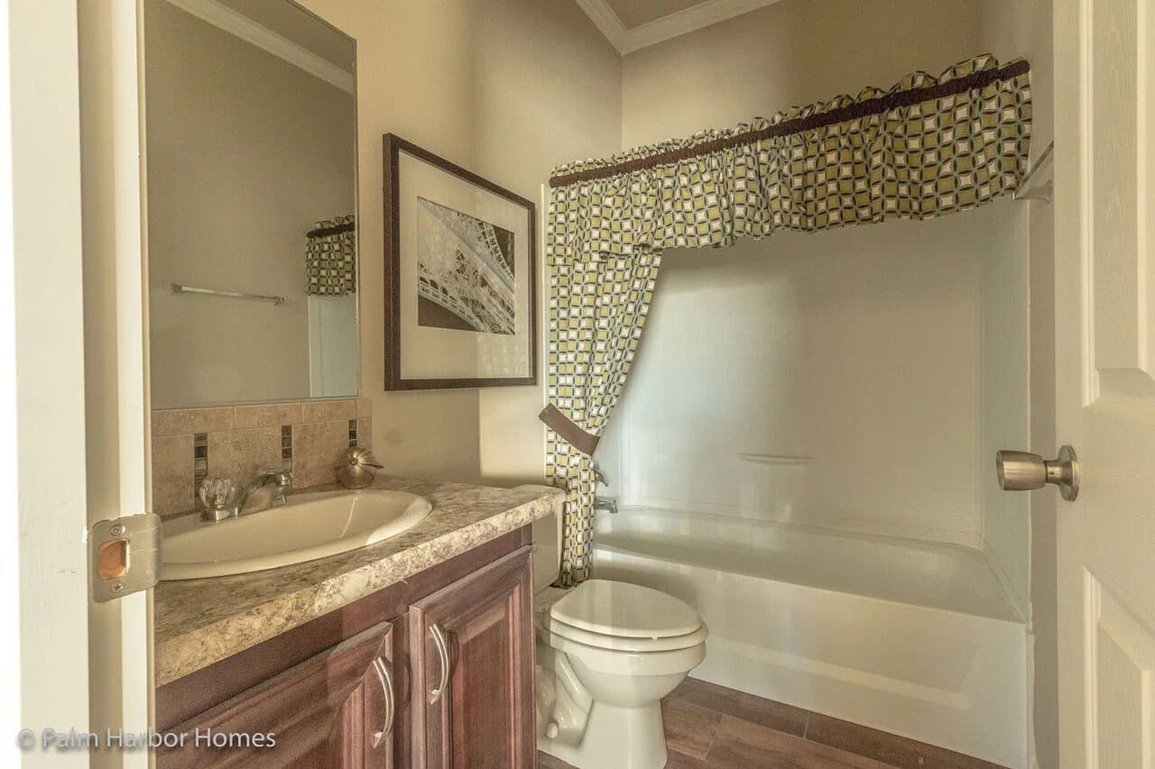 Hacienda ii 41664a bathroom home features