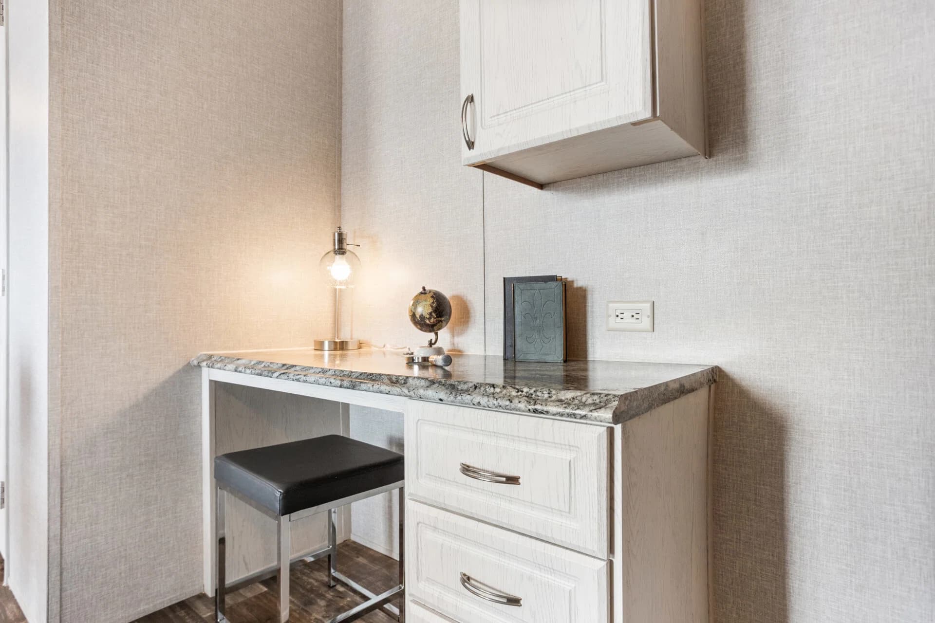 Heritage h-3272-43a interior home features