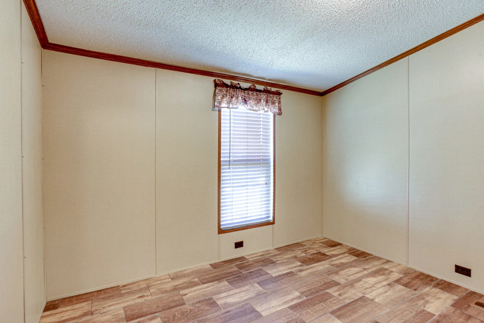 Heritage h-1864-22a bedroom home features