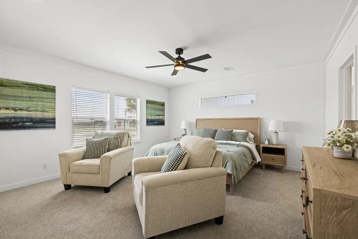 Luxe haven 32724a interior home features