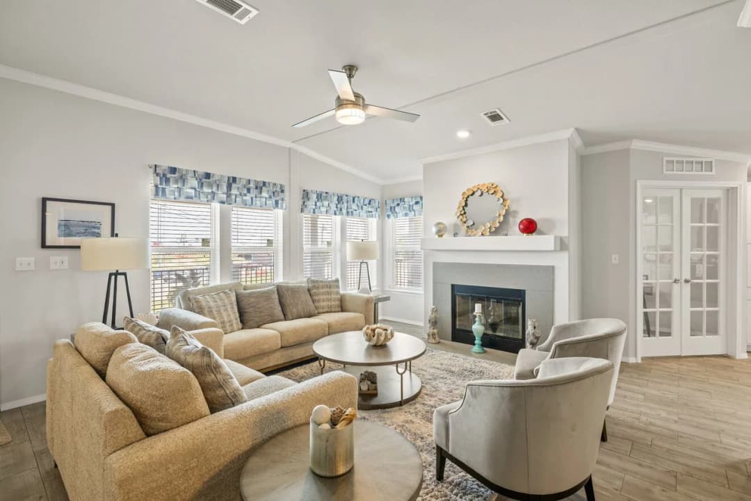 La belle 41764d interior home features
