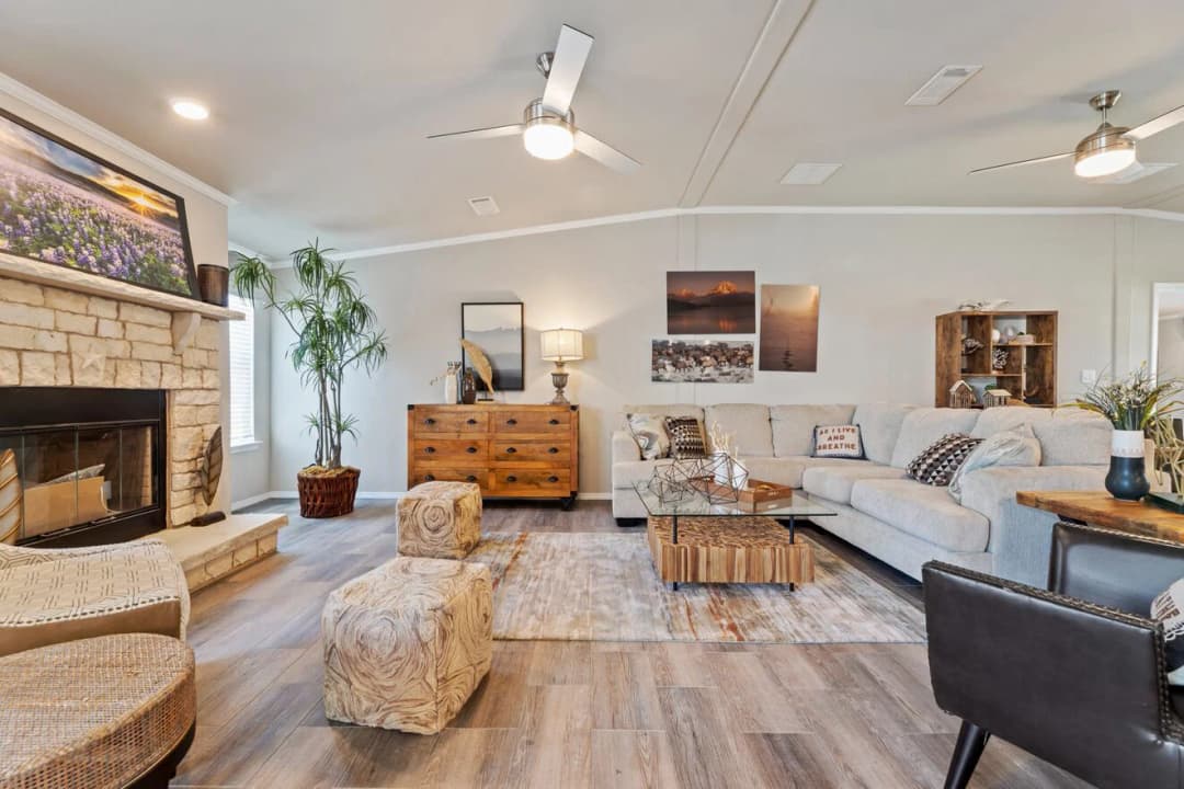 Hacienda iii flex 57764a interior home features
