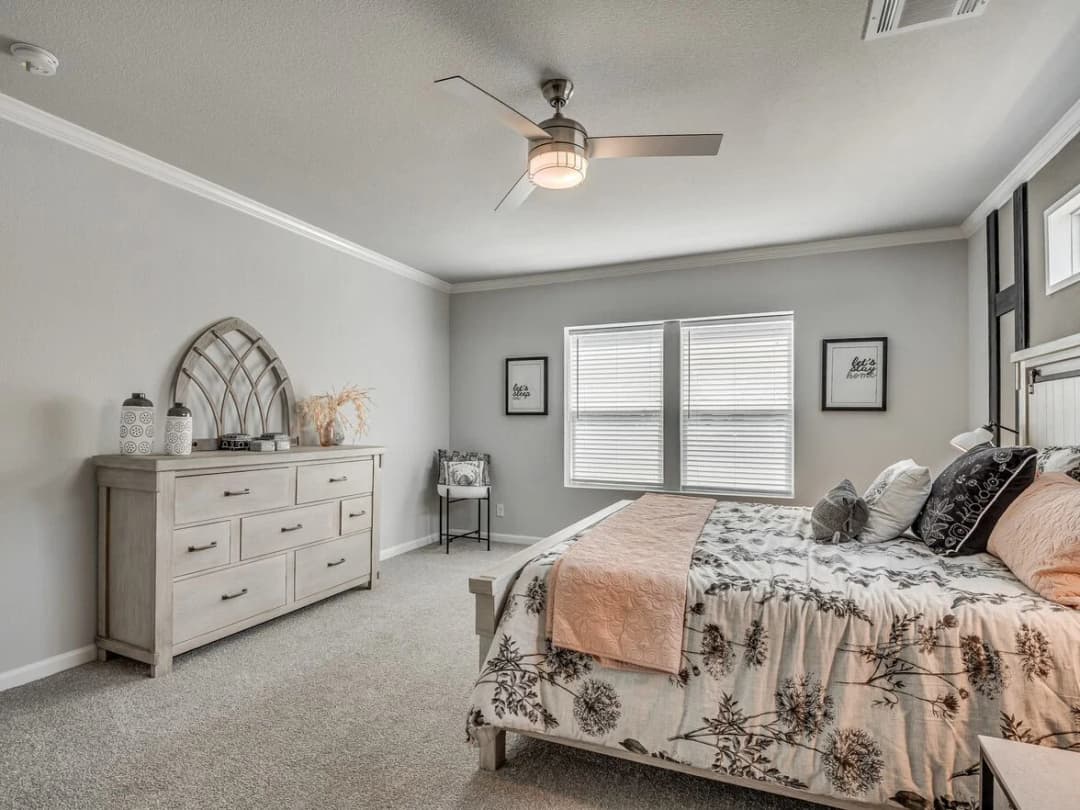 Vintage farmhouse flex 47643a bedroom home features
