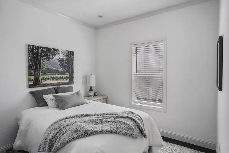 Starbird bedroom home features